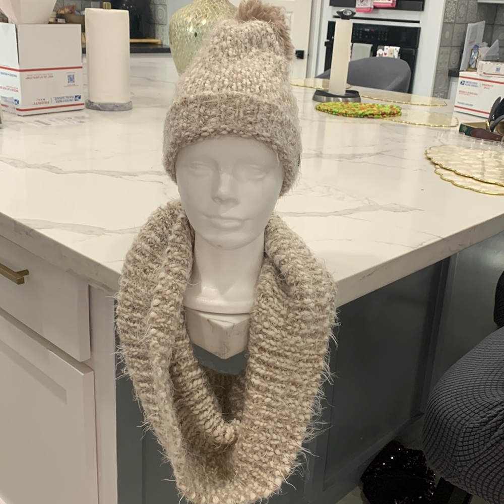 Steve Madden Cozy Cable knit Infinity Scarf and Winter Cap with Fuzzy.